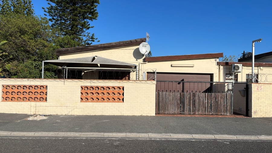  Bedroom Property for Sale in Cravenby Western Cape